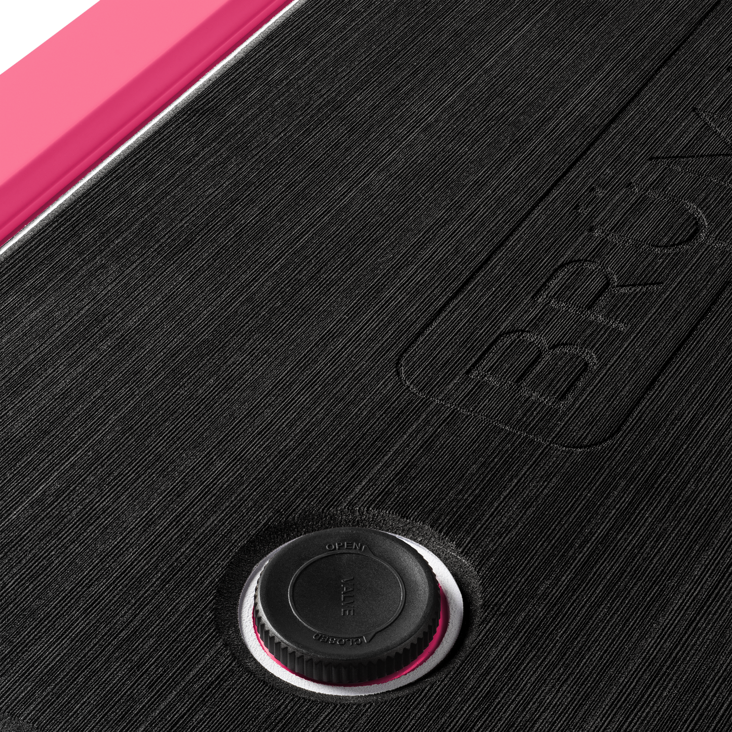 brutank-s3 brutank-55qt-neonpink-vent.png